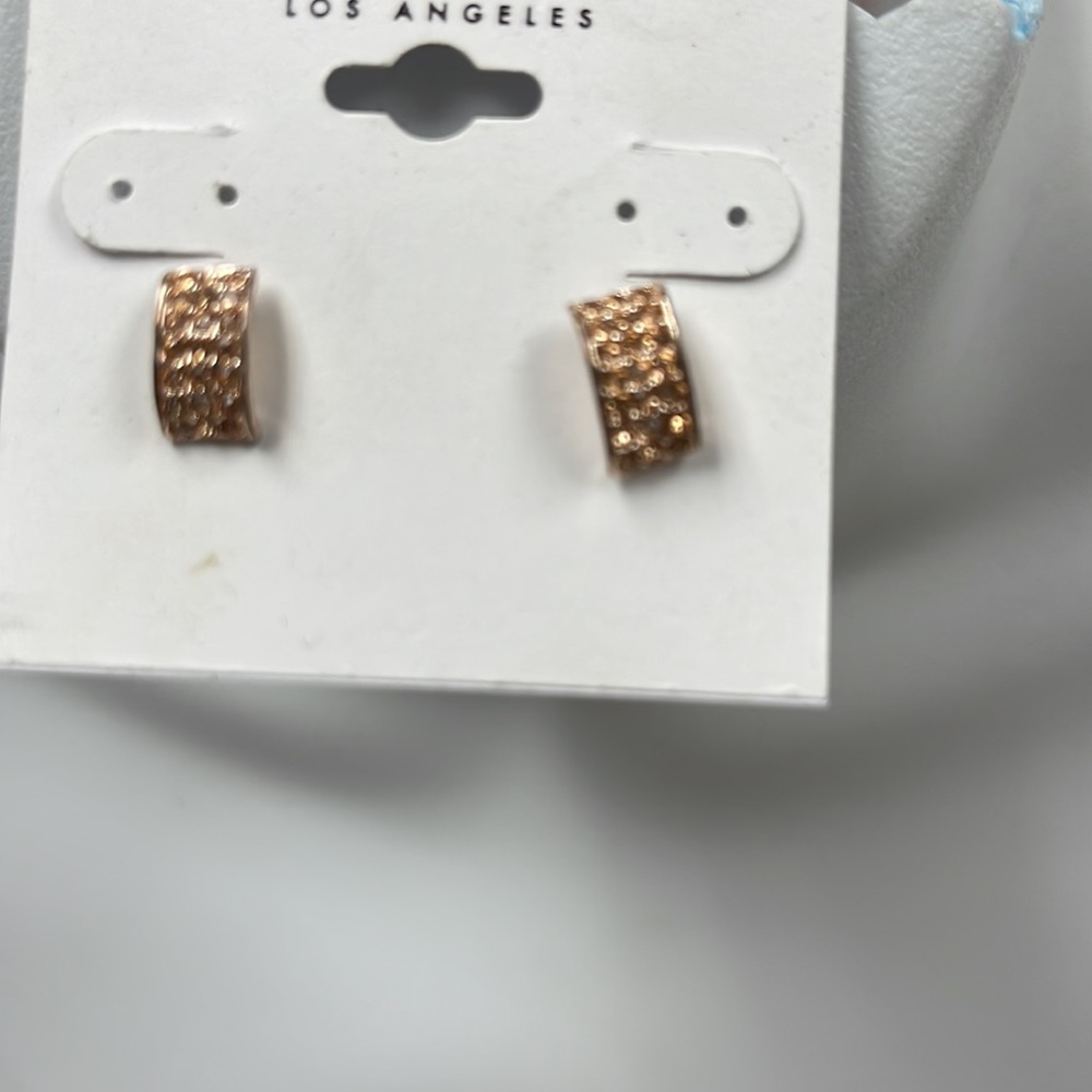NWT Guess/Marciano Rose Gold Earrings - Picture 2 of 3